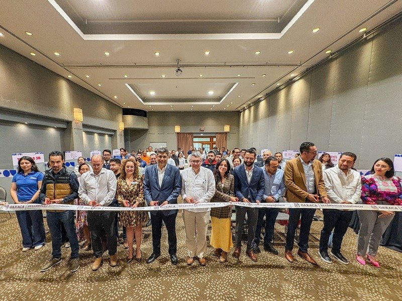 𝙀𝙢𝙥𝙧𝙚𝙨𝙖𝙨 𝙙𝙚 𝙈é𝙭𝙞𝙘𝙤 𝙮 𝙚𝙡 𝙢𝙪𝙣𝙙𝙤 𝙨𝙚 𝙚𝙣𝙘𝙪𝙚𝙣𝙩𝙧𝙖𝙣 𝙘𝙤𝙣 𝙥𝙧𝙤𝙫𝙚𝙚𝙙𝙤𝙧𝙚𝙨 𝙤𝙖𝙭𝙖𝙦𝙪𝙚ñ𝙤𝙨 𝙚𝙣 𝙪𝙣 𝙣𝙪𝙚𝙫𝙤 𝙛𝙤𝙧𝙤 𝙚𝙘𝙤𝙣ó𝙢𝙞𝙘𝙤.