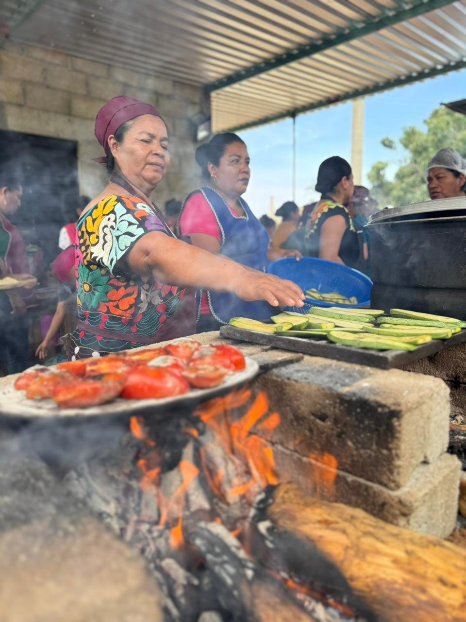 𝙀𝙡 𝘿𝙄𝙁 𝙊𝙖𝙭𝙖𝙘𝙖 𝙘𝙖𝙥𝙖𝙘𝙞𝙩ó 𝙖 𝙧𝙚𝙨𝙥𝙤𝙣𝙨𝙖𝙗𝙡𝙚𝙨 𝙙𝙚 𝙘𝙤𝙢𝙚𝙙𝙤𝙧𝙚𝙨 𝙚𝙨𝙘𝙤𝙡𝙖𝙧𝙚𝙨 𝙮 𝙘𝙤𝙢𝙪𝙣𝙞𝙩𝙖𝙧𝙞𝙤𝙨 𝙥𝙖𝙧𝙖 𝙥𝙧𝙚𝙥𝙖𝙧𝙖𝙧 𝙢𝙚𝙣ú𝙨 𝙗𝙖𝙡𝙖𝙣𝙘𝙚𝙖𝙙𝙤𝙨 𝙦𝙪𝙚 𝙮𝙖 𝙞𝙢𝙥𝙖𝙘𝙩𝙖𝙣 𝙖 𝙢á𝙨 𝙙𝙚 8 𝙢𝙞𝙡 𝙥𝙚𝙧𝙨𝙤𝙣𝙖𝙨.