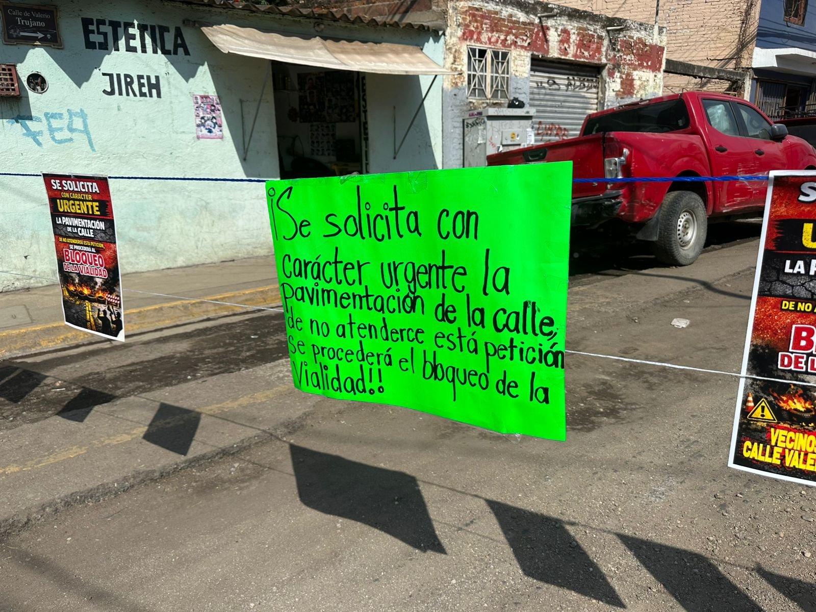 𝙑𝙚𝙘𝙞𝙣𝙤𝙨 𝙮 𝙘𝙤𝙢𝙚𝙧𝙘𝙞𝙖𝙣𝙩𝙚𝙨 𝙘𝙚𝙧𝙧𝙖𝙧𝙤𝙣 𝙏𝙧𝙪𝙟𝙖𝙣𝙤 𝙮 𝘿𝙤𝙡𝙤𝙧𝙚𝙨, 𝙚𝙨𝙦𝙪𝙞𝙣𝙖 𝙘𝙤𝙣 𝙋𝙚𝙧𝙞𝙛é𝙧𝙞𝙘𝙤, 𝙥𝙖𝙧𝙖 𝙚𝙭𝙞𝙜𝙞𝙧 𝙦𝙪𝙚 𝙘𝙤𝙣𝙘𝙡𝙪𝙮𝙖𝙣 𝙩𝙧𝙖𝙗𝙖𝙟𝙤𝙨 𝙙𝙚 𝙧𝙚𝙥𝙖𝙫𝙞𝙢𝙚𝙣𝙩𝙖𝙘𝙞ó𝙣 𝙖𝙗𝙖𝙣𝙙𝙤𝙣𝙖𝙙𝙤𝙨 𝙙𝙚𝙨𝙙𝙚 𝙝𝙖𝙘𝙚 𝙨𝙚𝙢𝙖𝙣𝙖𝙨.