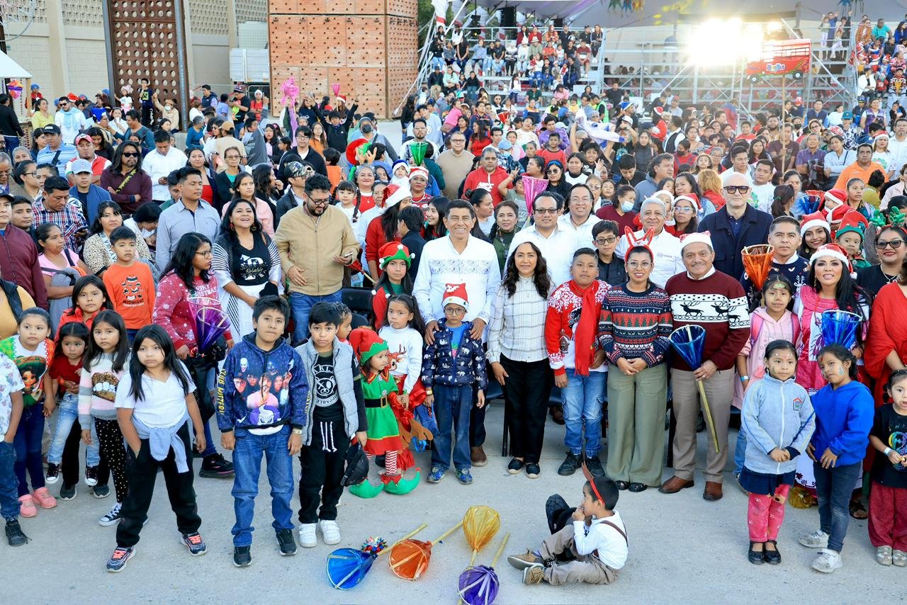 El Parque Primavera Cho Ndobá se llenó de villancicos, talleres y juguetes en una posada pensada para compartir, jugar y convivir en familia.