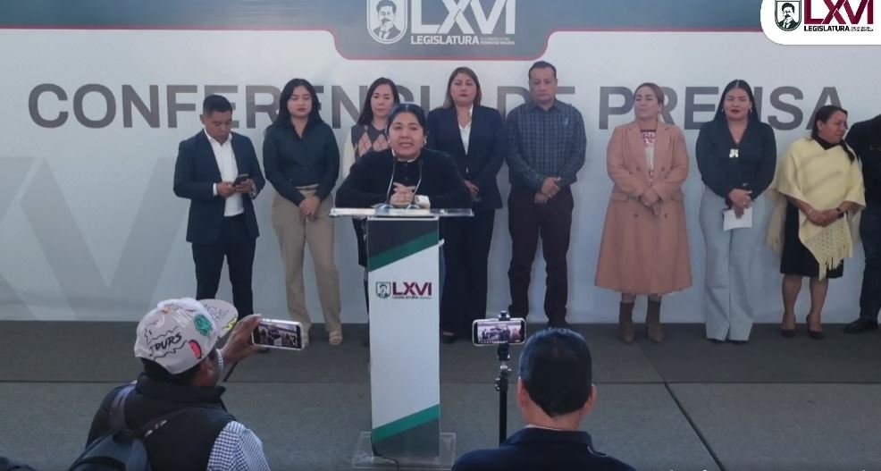  𝘼 𝙙í𝙖𝙨 𝙙𝙚 𝙡𝙖 𝙘𝙤𝙣𝙨𝙪𝙡𝙩𝙖 𝙘𝙞𝙪𝙙𝙖𝙙𝙖𝙣𝙖, 𝙙𝙞𝙥𝙪𝙩𝙖𝙙𝙖𝙨 𝙮 𝙙𝙞𝙥𝙪𝙩𝙖𝙙𝙤𝙨 𝙙𝙚 𝙈𝙤𝙧𝙚𝙣𝙖 𝙡𝙡𝙖𝙢𝙖𝙧𝙤𝙣 𝙖 𝙥𝙖𝙧𝙩𝙞𝙘𝙞𝙥𝙖𝙧 𝙮 𝙥𝙞𝙙𝙞𝙚𝙧𝙤𝙣 𝙧𝙚𝙨𝙥𝙚𝙩𝙤 𝙖𝙣𝙩𝙚 𝙡𝙖 𝙩𝙧𝙖𝙜𝙚𝙙𝙞𝙖 𝙙𝙚𝙡 𝙏𝙧𝙚𝙣 𝙄𝙣𝙩𝙚𝙧𝙤𝙘𝙚á𝙣𝙞𝙘𝙤, 𝙨𝙞𝙣 𝙥𝙤𝙡𝙞𝙩𝙞𝙯𝙖𝙧 𝙚𝙡 𝙙𝙤𝙡𝙤𝙧.