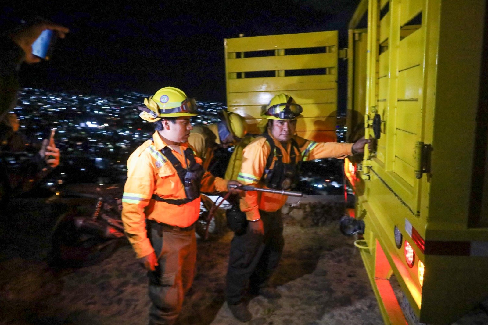 𝙀𝙡 𝙞𝙣𝙘𝙚𝙣𝙙𝙞𝙤 𝙙𝙚 𝙥𝙖𝙨𝙩𝙞𝙯𝙖𝙡 𝙛𝙪𝙚 𝙘𝙤𝙣𝙩𝙧𝙤𝙡𝙖𝙙𝙤 𝙖 𝙡𝙖 𝙖𝙡𝙩𝙪𝙧𝙖 𝙙𝙚 𝙡𝙖 𝙘𝙧𝙪𝙯, 𝙚𝙣 𝙚𝙡 𝘾𝙚𝙧𝙧𝙤 𝙙𝙚𝙡 𝘾𝙧𝙚𝙨𝙩ó𝙣