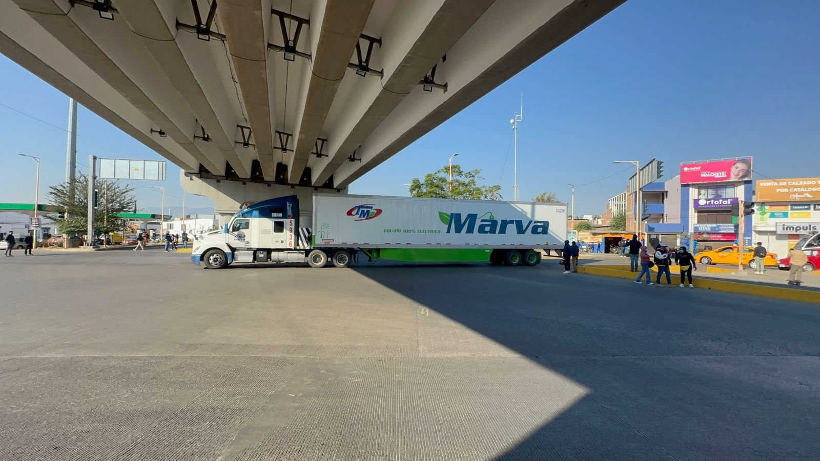 𝗦𝗧𝗘𝗨𝗔𝗕𝗝𝗢 𝗽𝗮𝗿𝗮𝗹𝗶𝘇𝗮 𝘃𝗶𝗮𝗹𝗶𝗱𝗮𝗱𝗲𝘀 𝗰𝗹𝗮𝘃𝗲 𝗱𝗲𝗹 𝘀𝘂𝗿 𝗱𝗲 𝗹𝗮 𝗰𝗮𝗽𝗶𝘁𝗮𝗹