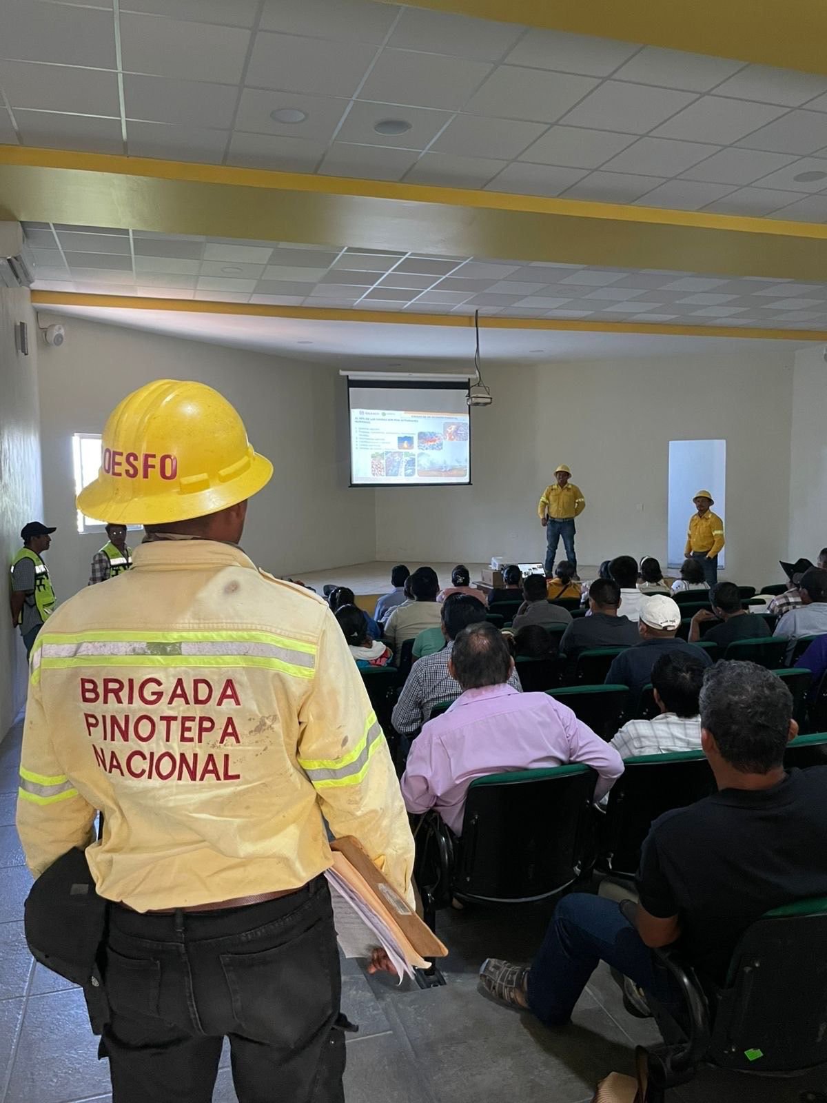 𝙋𝙤𝙡𝙞𝙘í𝙖 𝙢𝙪𝙣𝙞𝙘𝙞𝙥𝙖𝙡 𝙮 𝙖𝙪𝙩𝙤𝙧𝙞𝙙𝙖𝙙𝙚𝙨 𝙡𝙤𝙘𝙖𝙡𝙚𝙨 𝙧𝙚𝙘𝙞𝙗𝙚𝙣 𝙡𝙞𝙣𝙚𝙖𝙢𝙞𝙚𝙣𝙩𝙤𝙨 𝙥𝙖𝙧𝙖 𝙚𝙡 𝙪𝙨𝙤 𝙧𝙚𝙨𝙥𝙤𝙣𝙨𝙖𝙗𝙡𝙚 𝙙𝙚𝙡 𝙛𝙪𝙚𝙜𝙤 𝙚𝙣 𝙡𝙖 𝙧𝙚𝙜𝙞ó𝙣 𝘾𝙤𝙨𝙩𝙖.