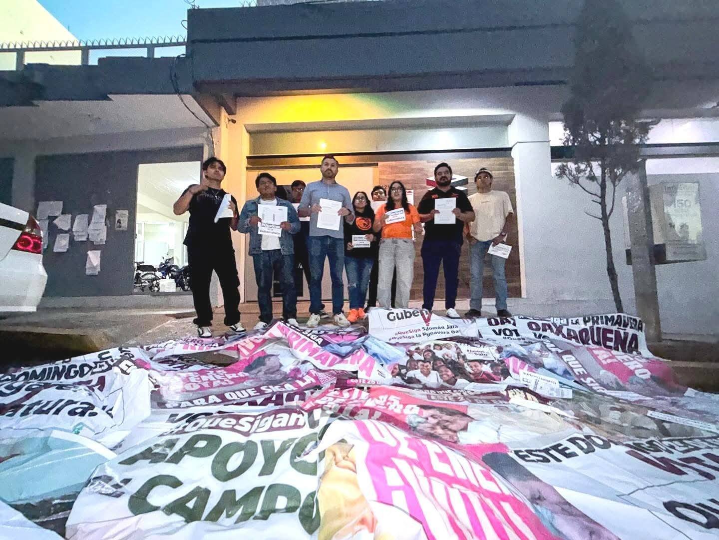 𝙈𝙞𝙡𝙞𝙩𝙖𝙣𝙩𝙚𝙨 𝙙𝙚 𝙈𝙤𝙫𝙞𝙢𝙞𝙚𝙣𝙩𝙤 𝘾𝙞𝙪𝙙𝙖𝙙𝙖𝙣𝙤 𝙙𝙚𝙣𝙪𝙣𝙘𝙞𝙖𝙧𝙤𝙣 𝙥𝙧𝙚𝙨𝙪𝙣𝙩𝙖 𝙥𝙧𝙤𝙥𝙖𝙜𝙖𝙣𝙙𝙖 𝙞𝙡𝙚𝙜𝙖𝙡 𝙙𝙚 𝙡𝙖 𝙧𝙚𝙫𝙤𝙘𝙖𝙘𝙞ó𝙣 𝙙𝙚 𝙢𝙖𝙣𝙙𝙖𝙩𝙤 𝙮 𝙘𝙖𝙡𝙘𝙪𝙡𝙖𝙧𝙤𝙣 𝙪𝙣 𝙜𝙖𝙨𝙩𝙤 𝙨𝙪𝙥𝙚𝙧𝙞𝙤𝙧 𝙖𝙡 𝙢𝙞𝙡𝙡ó𝙣 𝙙𝙚 𝙥𝙚𝙨𝙤𝙨.