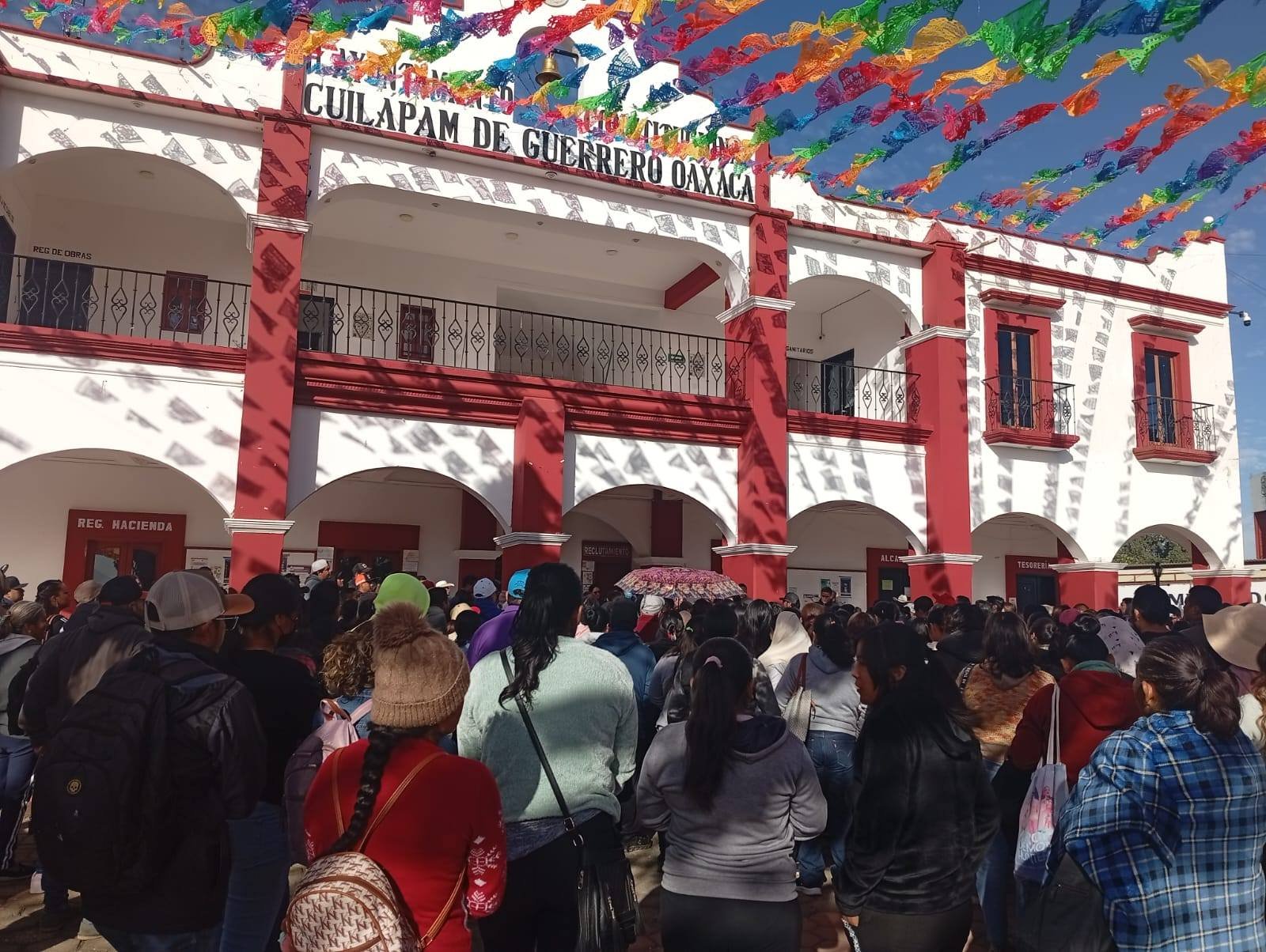  𝙍𝙚𝙘𝙡𝙖𝙢𝙖𝙣 𝙖 𝙡𝙖 𝙖𝙡𝙘𝙖𝙡𝙙𝙚𝙨𝙖 𝙈𝙖𝙮𝙧𝙖 𝙎𝙞𝙡𝙫𝙖 𝙚𝙡 𝙞𝙣𝙘𝙪𝙢𝙥𝙡𝙞𝙢𝙞𝙚𝙣𝙩𝙤 𝙙𝙚 𝙘𝙤𝙢𝙥𝙧𝙤𝙢𝙞𝙨𝙤𝙨 𝙘𝙤𝙣 𝙡𝙖 𝙥𝙧𝙞𝙢𝙖𝙧𝙞𝙖 𝙑𝙞𝙘𝙚𝙣𝙩𝙚 𝙂𝙪𝙚𝙧𝙧𝙚𝙧𝙤.