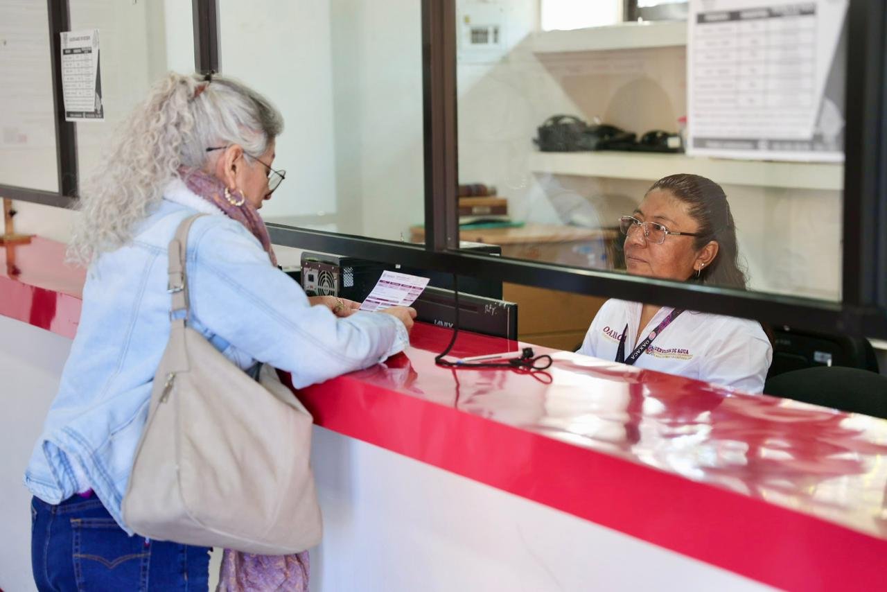 El beneficio aplica a personas usuarias sin adeudos y a quienes regularicen saldos pendientes; estará vigente hasta el 10 de marzo de 2026.