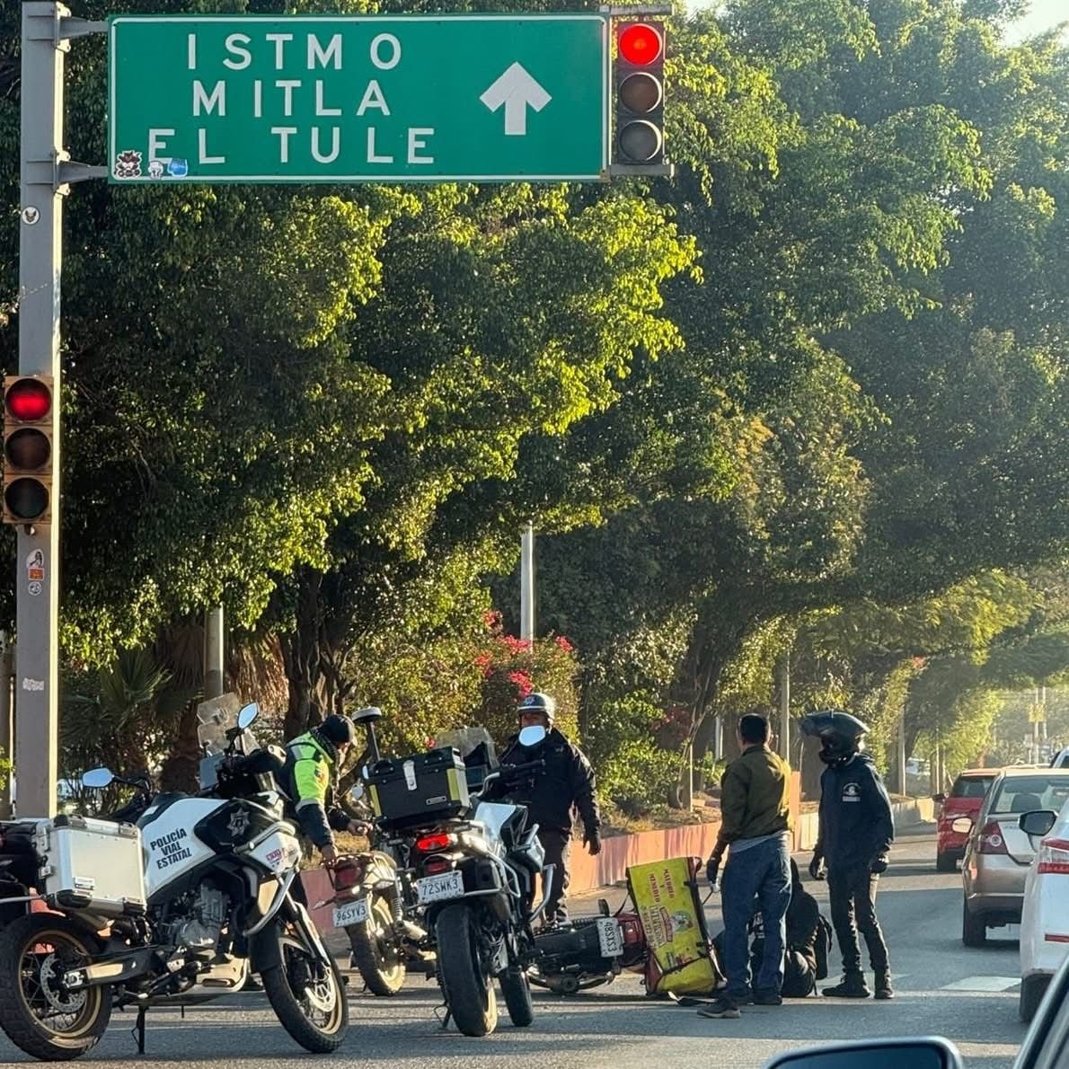 𝙀𝙡 𝙘𝙤𝙣𝙙𝙪𝙘𝙩𝙤𝙧 𝙙𝙚 𝙪𝙣 𝙖𝙪𝙩𝙤𝙢ó𝙫𝙞𝙡 𝙞𝙣𝙫𝙤𝙡𝙪𝙘𝙧𝙖𝙙𝙤 𝙨𝙚 𝙙𝙞𝙤 𝙖 𝙡𝙖 𝙛𝙪𝙜𝙖 𝙩𝙧𝙖𝙨 𝙚𝙡 𝙞𝙢𝙥𝙖𝙘𝙩𝙤.