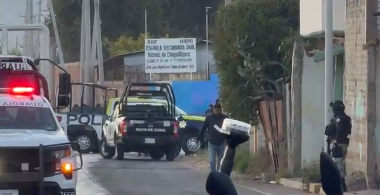 𝙀𝙡 𝙖𝙩𝙖𝙦𝙪𝙚 𝙤𝙘𝙪𝙧𝙧𝙞ó 𝙖 𝙚𝙨𝙥𝙖𝙡𝙙𝙖𝙨 𝙙𝙚 𝘽𝙤𝙙𝙚𝙜𝙖 𝘼𝙪𝙧𝙧𝙚𝙧á, 𝙚𝙣 𝙡𝙤𝙨 𝙡í𝙢𝙞𝙩𝙚𝙨 𝙚𝙣𝙩𝙧𝙚 𝙊𝙖𝙭𝙖𝙘𝙖 𝙙𝙚 𝙅𝙪á𝙧𝙚𝙯 𝙮 𝙎𝙖𝙣𝙩𝙖 𝘾𝙧𝙪𝙯 𝙓𝙤𝙭𝙤𝙘𝙤𝙩𝙡á𝙣.