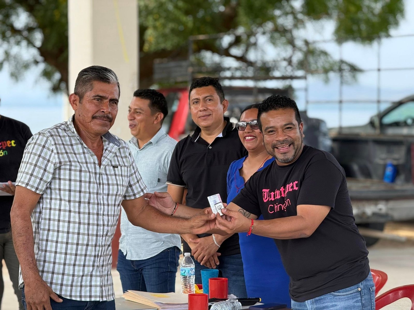 𝗙𝗶𝗲𝘀𝘁𝗮 𝘆 𝗴𝗼𝗯𝗲𝗿𝗻𝗮𝗯𝗶𝗹𝗶𝗱𝗮𝗱: 𝗧𝘂𝘁𝘂𝘁𝗲𝗽𝗲𝗰 𝗰𝗼𝗿𝗼𝗻𝗮 𝗮 𝘀𝘂 𝗥𝗲𝗶𝗻𝗮 𝘆 𝗮𝗰𝗿𝗲𝗱𝗶𝘁𝗮 𝗮 𝘀𝘂𝘀 𝗮𝘂𝘁𝗼𝗿𝗶𝗱𝗮𝗱𝗲𝘀