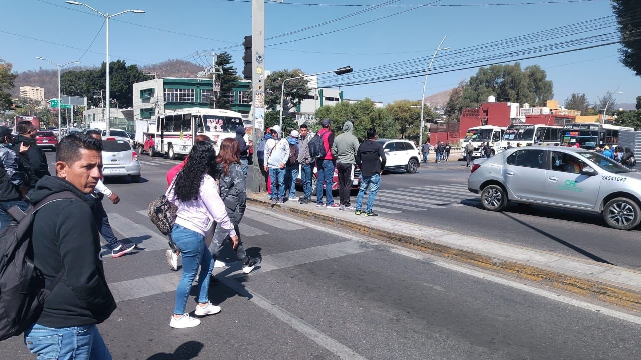 𝗠𝗮𝗲𝘀𝘁𝗿𝗼𝘀 𝗰𝗶𝗲𝗿𝗿𝗮𝗻 𝗖𝗮𝗹𝘇𝗮𝗱𝗮 𝗡𝗶ñ𝗼𝘀 𝗛é𝗿𝗼𝗲𝘀 𝗽𝗼𝗿 𝗮𝗱𝗲𝘂𝗱𝗼𝘀 𝗱𝗲 𝗽𝗮𝗴𝗼.