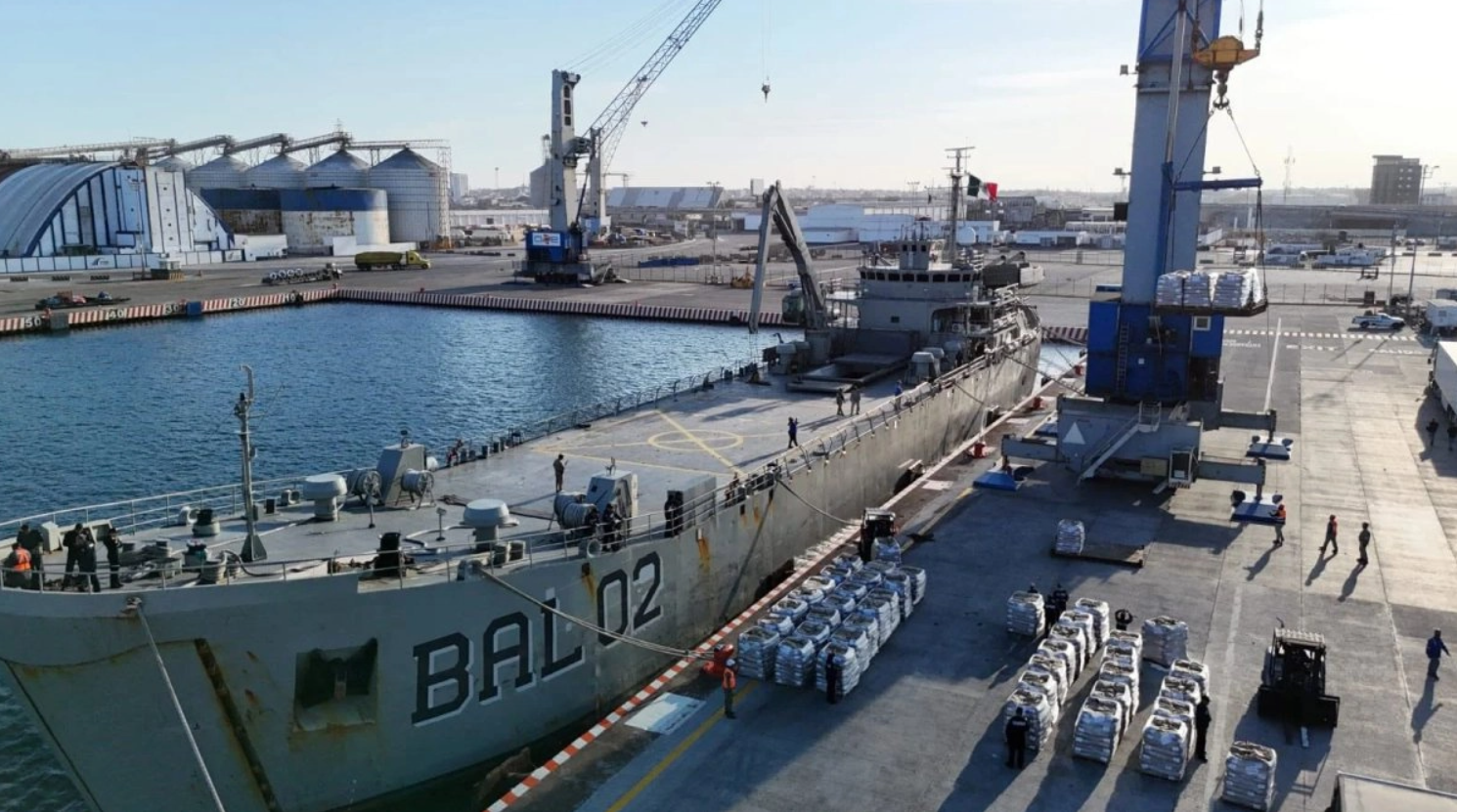 𝗠𝗲́𝘅𝗶𝗰𝗼 𝗲𝗻𝘃𝗶́𝗮 𝟴𝟭𝟰 𝘁𝗼𝗻𝗲𝗹𝗮𝗱𝗮𝘀 𝗱𝗲 𝗮𝘆𝘂𝗱𝗮 𝗮 𝗖𝘂𝗯𝗮 𝗲𝗻 𝗺𝗲𝗱𝗶𝗼 𝗱𝗲 𝗹𝗮 𝗰𝗿𝗶𝘀𝗶𝘀 𝗲𝗻𝗲𝗿𝗴𝗲́𝘁𝗶𝗰𝗮