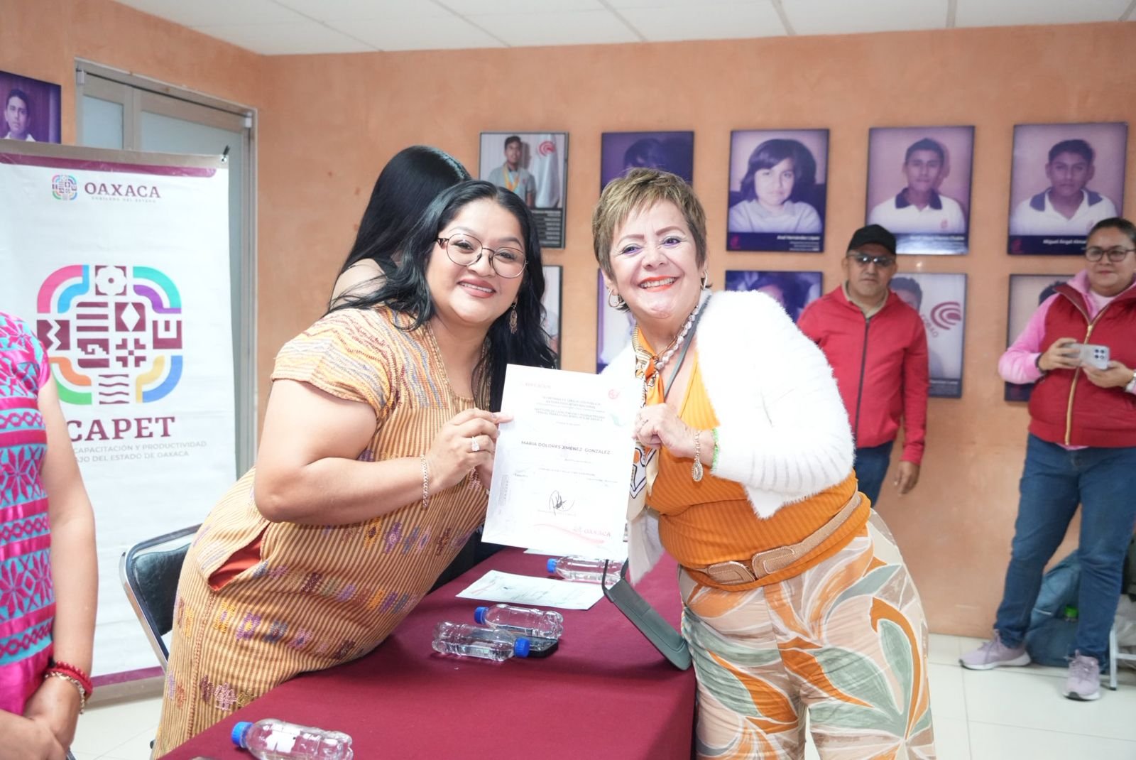 𝙄𝙘𝙖𝙥𝙚𝙩 𝙚𝙣𝙩𝙧𝙚𝙜ó 𝙘𝙤𝙣𝙨𝙩𝙖𝙣𝙘𝙞𝙖𝙨 𝙖 𝙥𝙚𝙧𝙨𝙤𝙣𝙖𝙡 𝙖𝙙𝙢𝙞𝙣𝙞𝙨𝙩𝙧𝙖𝙩𝙞𝙫𝙤 𝙚𝙣 á𝙧𝙚𝙖𝙨 𝙙𝙚 𝙖𝙙𝙢𝙞𝙣𝙞𝙨𝙩𝙧𝙖𝙘𝙞ó𝙣, 𝙘𝙤𝙣𝙨𝙩𝙧𝙪𝙘𝙘𝙞ó𝙣 𝙮 𝙨𝙖𝙡𝙪𝙙; 𝙡𝙖 𝙖𝙘𝙩𝙪𝙖𝙡𝙞𝙯𝙖𝙘𝙞ó𝙣 𝙨𝙪𝙢𝙖 𝙝𝙚𝙧𝙧𝙖𝙢𝙞𝙚𝙣𝙩𝙖𝙨 𝙖𝙡 𝙨𝙚𝙧𝙫𝙞𝙘𝙞𝙤 𝙥ú𝙗𝙡𝙞𝙘𝙤.