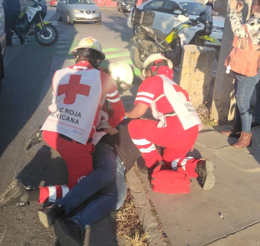 𝗔𝘁𝗿𝗼𝗽𝗲𝗹𝗹𝗮𝗺𝗶𝗲𝗻𝘁𝗼 𝗲𝗻 𝗽𝗹𝗲𝗻𝗼 𝗰𝗲𝗻𝘁𝗿𝗼 𝗱𝗲 𝗢𝗮𝘅𝗮𝗰𝗮; 𝗲𝗹 𝗰𝗼𝗻𝗱𝘂𝗰𝘁𝗼𝗿 𝗵𝘂𝘆𝗼́