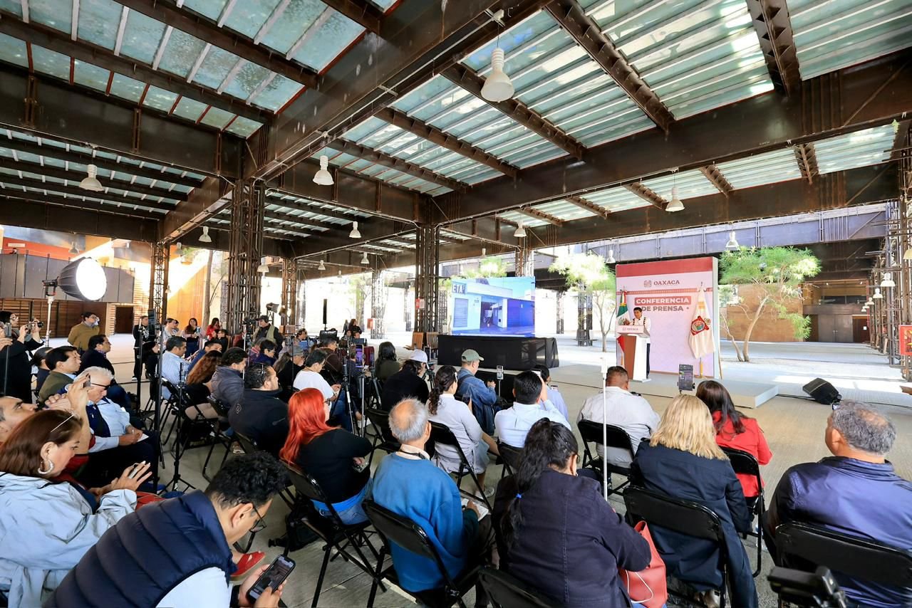 𝗝𝗮𝗿𝗮 𝗮𝗻𝘂𝗻𝗰𝗶𝗮 𝗽𝗹𝗮𝗻 𝗰𝗼𝗻 𝗺𝗮́𝘀 𝗽𝗼𝗹𝗶𝗰𝗶́𝗮𝘀, 𝗮𝗴𝘂𝗮 𝗰𝗮𝗱𝗮 𝟭𝟬 𝗱𝗶́𝗮𝘀 𝘆 𝗺𝗶𝗹 𝗰𝗮𝗹𝗹𝗲𝘀 𝗶𝗹𝘂𝗺𝗶𝗻𝗮𝗱𝗮𝘀