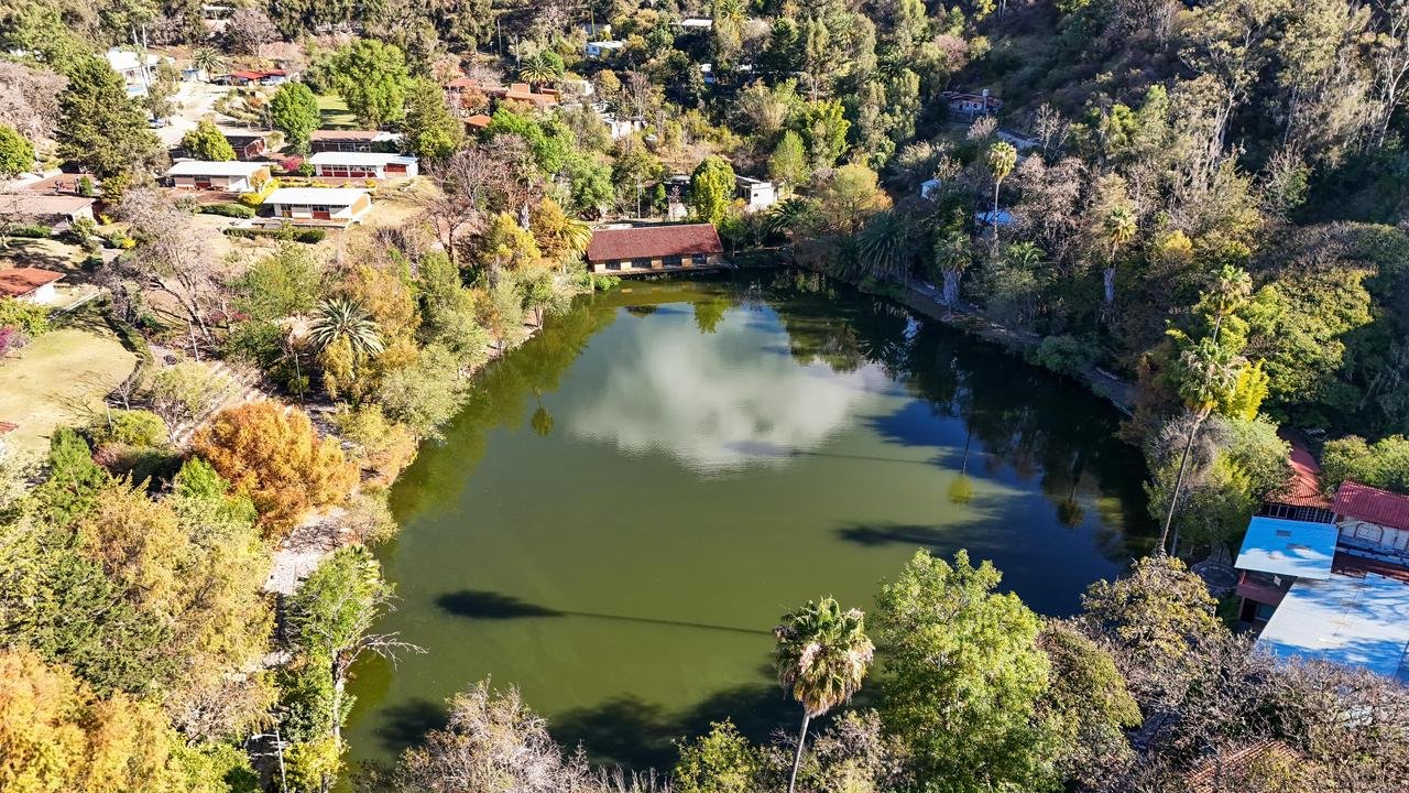 𝗚𝘂𝗲𝗹𝗮𝘁𝗮𝗼 𝗽𝗼𝗻𝗲 𝗲𝗻 𝗹𝗮 𝗺𝗲𝘀𝗮 𝘀𝘂 𝗽𝗿𝗼𝘆𝗲𝗰𝘁𝗼 𝘁𝘂𝗿𝗶́𝘀𝘁𝗶𝗰𝗼 𝗰𝗼𝗺𝘂𝗻𝗶𝘁𝗮𝗿𝗶𝗼.