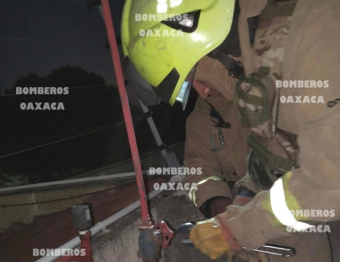 𝗙𝘂𝗴𝗮 𝗱𝗲 𝗴𝗮𝘀 𝗲𝗻 𝗦𝗮𝗻 𝗙𝗲𝗹𝗶𝗽𝗲 𝗱𝗲𝗹 𝗔𝗴𝘂𝗮 𝗽𝗼𝗻𝗲 𝗲𝗻 𝗮𝗹𝗲𝗿𝘁𝗮 𝗮 𝗯𝗼𝗺𝗯𝗲𝗿𝗼𝘀.