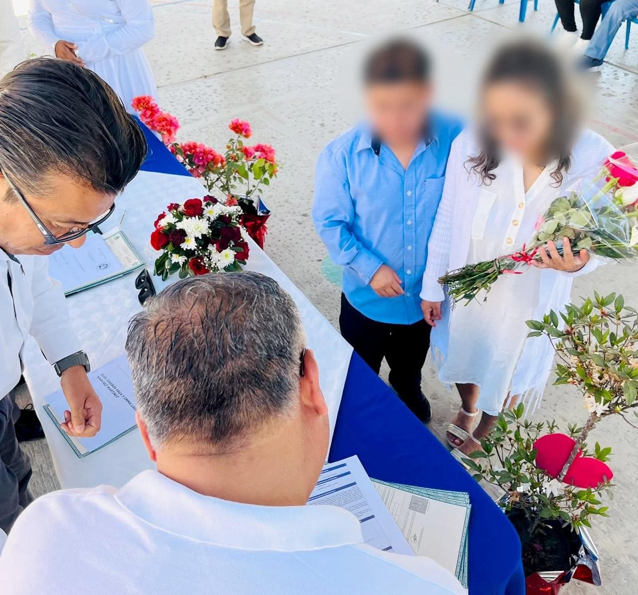 𝗕𝗼𝗱𝗮𝘀 𝗲𝗻 𝗽𝗿𝗶𝘀𝗶𝗼́𝗻: 𝟮𝟴 𝗽𝗮𝗿𝗲𝗷𝗮𝘀 𝗳𝗼𝗿𝗺𝗮𝗹𝗶𝘇𝗮𝗻 𝘀𝘂 𝘂𝗻𝗶𝗼́𝗻 𝗲𝗻 𝗽𝗲𝗻𝗮𝗹𝗲𝘀 𝗱𝗲 𝗢𝗮𝘅𝗮𝗰𝗮