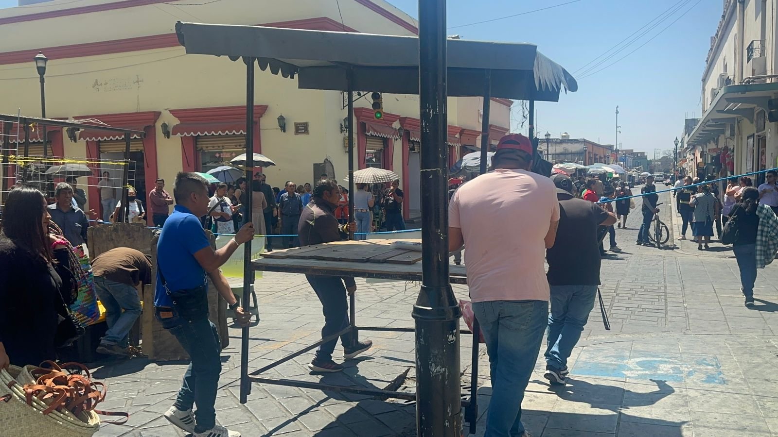 𝗥𝗲𝘁𝗶𝗿𝗮𝗻 𝗽𝘂𝗲𝘀𝘁𝗼𝘀 𝗮𝗺𝗯𝘂𝗹𝗮𝗻𝘁𝗲𝘀 𝗲𝗻 𝗠𝗶𝗴𝘂𝗲𝗹 𝗖𝗮𝗯𝗿𝗲𝗿𝗮; 𝗲𝗹 𝗯𝗹𝗼𝗾𝘂𝗲𝗼 𝗽𝗲𝗿𝗺𝗮𝗻𝗲𝗰𝗲