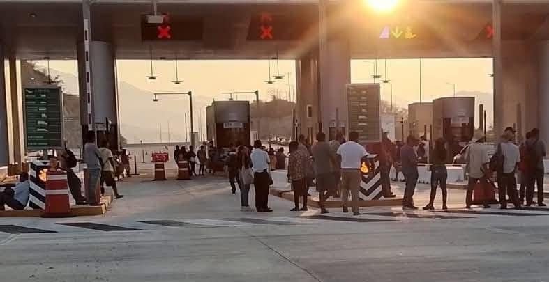 𝗖𝗼𝗹𝗼𝘁𝗲𝗽𝗲𝗰 𝗺𝗮𝗻𝘁𝗶𝗲𝗻𝗲 𝗰𝗲𝗿𝗰𝗼 𝗲𝗻 𝗹𝗮 𝗮𝘂𝘁𝗼𝗽𝗶𝘀𝘁𝗮 𝗖𝗼𝘀𝘁𝗮 𝗱𝗲 𝗢𝗮𝘅𝗮𝗰𝗮.