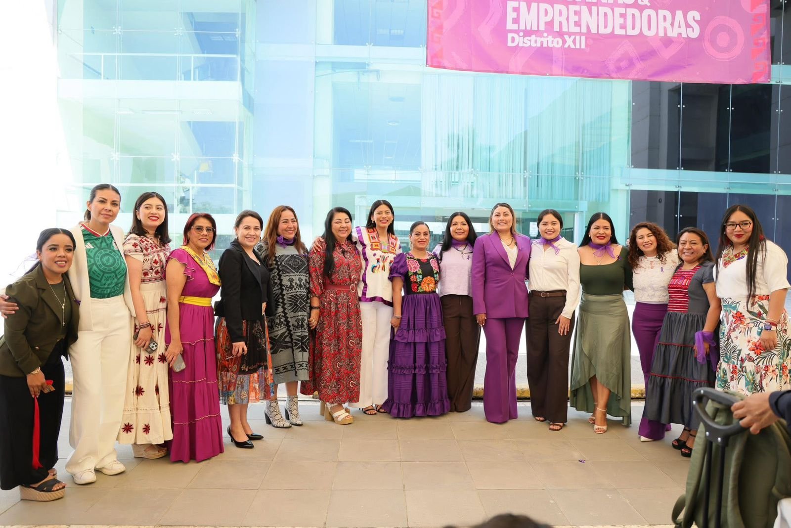 𝗔𝗿𝘁𝗲𝘀𝗮𝗻𝗮𝘀 𝘁𝗼𝗺𝗮𝗻 𝗲𝗹 𝗖𝗼𝗻𝗴𝗿𝗲𝘀𝗼: 𝗲𝘅𝗽𝗼𝘃𝗲𝗻𝘁𝗮 𝗿𝗲𝘂𝗻𝗲 𝘁𝗮𝗹𝗲𝗻𝘁𝗼 𝗱𝗲𝗹 𝗗𝗶𝘀𝘁𝗿𝗶𝘁𝗼 𝗫𝗜𝗜