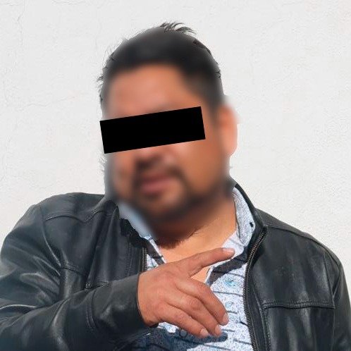 𝗖𝗮𝗲 𝗵𝗼𝗺𝗯𝗿𝗲 𝗮𝗿𝗺𝗮𝗱𝗼 𝗲𝗻 𝗹𝗮 𝘇𝗼𝗻𝗮 𝗱𝗲𝗹 𝗠𝗲𝗿𝗰𝗮𝗱𝗼 𝗱𝗲 𝗔𝗯𝗮𝘀𝘁𝗼