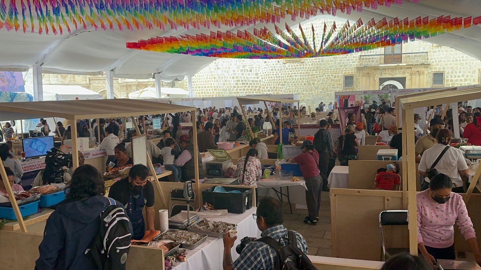 𝗣𝗲𝘀𝗰𝗮𝗱𝗼 𝗱𝗲 𝗢𝗮𝘅𝗮𝗰𝗮 𝗹𝗹𝗲𝗴𝗮 𝗮𝗹 𝗰𝗼𝗿𝗮𝘇𝗼́𝗻 𝗱𝗲 𝗹𝗮 𝗰𝗶𝘂𝗱𝗮𝗱: 𝗮𝗯𝗿𝗲 𝗹𝗮 𝗘𝘅𝗽𝗼𝗳𝗲𝗿𝗶𝗮 𝗔𝗰𝘂𝗶́𝗰𝗼𝗹𝗮 𝘆 𝗣𝗲𝘀𝗾𝘂𝗲𝗿𝗮.