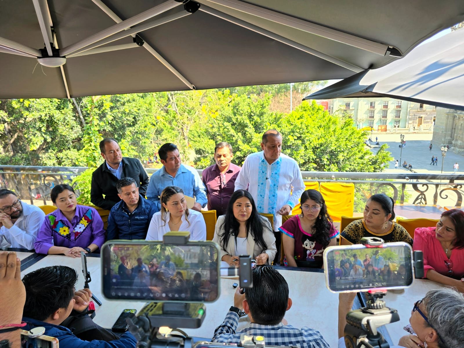 𝗥𝗲𝗳𝗼𝗿𝗺𝗮 𝗲𝗹𝗲𝗰𝘁𝗼𝗿𝗮𝗹 𝗮𝗯𝗿𝗲 𝗳𝗿𝗮𝗰𝘁𝘂𝗿𝗮𝘀 𝗲𝗻 𝗢𝗮𝘅𝗮𝗰𝗮: 𝗠𝗼𝗿𝗲𝗻𝗮 𝗰𝘂𝗲𝘀𝘁𝗶𝗼𝗻𝗮 𝗮 𝗹𝗮 𝗮𝗹𝗶𝗮𝗻𝘇𝗮 𝘁𝗿𝗮𝘀 𝗹𝗮 𝘃𝗼𝘁𝗮𝗰𝗶ó𝗻