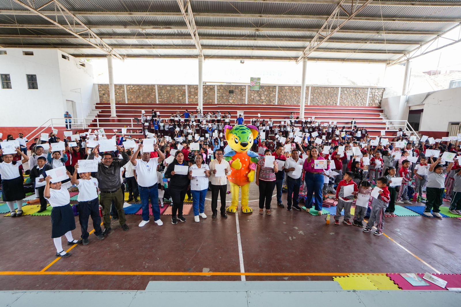 𝗠á𝘀 𝗱𝗲 500 𝗻𝗶ñ𝗮𝘀 𝘆 𝗻𝗶ñ𝗼𝘀 𝘀𝗲 𝗿𝗲ú𝗻𝗲𝗻 𝗲𝗻 𝗠𝗲𝗴𝗮 𝗟𝗲𝗰𝘁𝘂𝗿𝗮 𝗲𝗻 𝗖𝘂𝗶𝗰𝗮𝘁𝗹á𝗻.