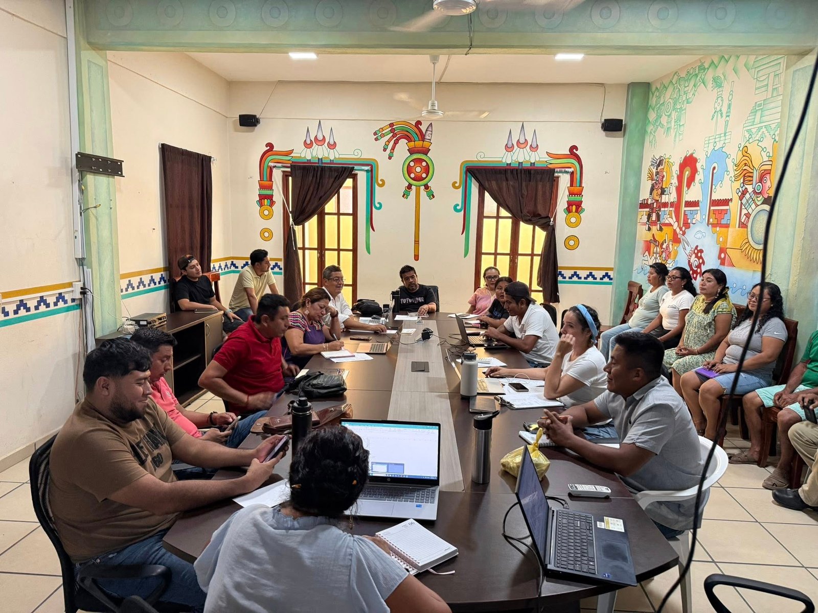 𝗧𝘂𝘁𝘂𝘁𝗲𝗽𝗲𝗰 𝗮𝗹𝗶𝘀𝘁𝗮 𝘀𝘂 𝗮𝗻𝗶𝘃𝗲𝗿𝘀𝗮𝗿𝗶𝗼: 𝗳𝗶𝗲𝘀𝘁𝗮, 𝗰𝗮𝗯𝗮𝗹𝗴𝗮𝘁𝗮 𝘆 𝗮𝗽𝗼𝘆𝗼 𝗮 𝗲𝘀𝘁𝘂𝗱𝗶𝗮𝗻𝘁𝗲𝘀.