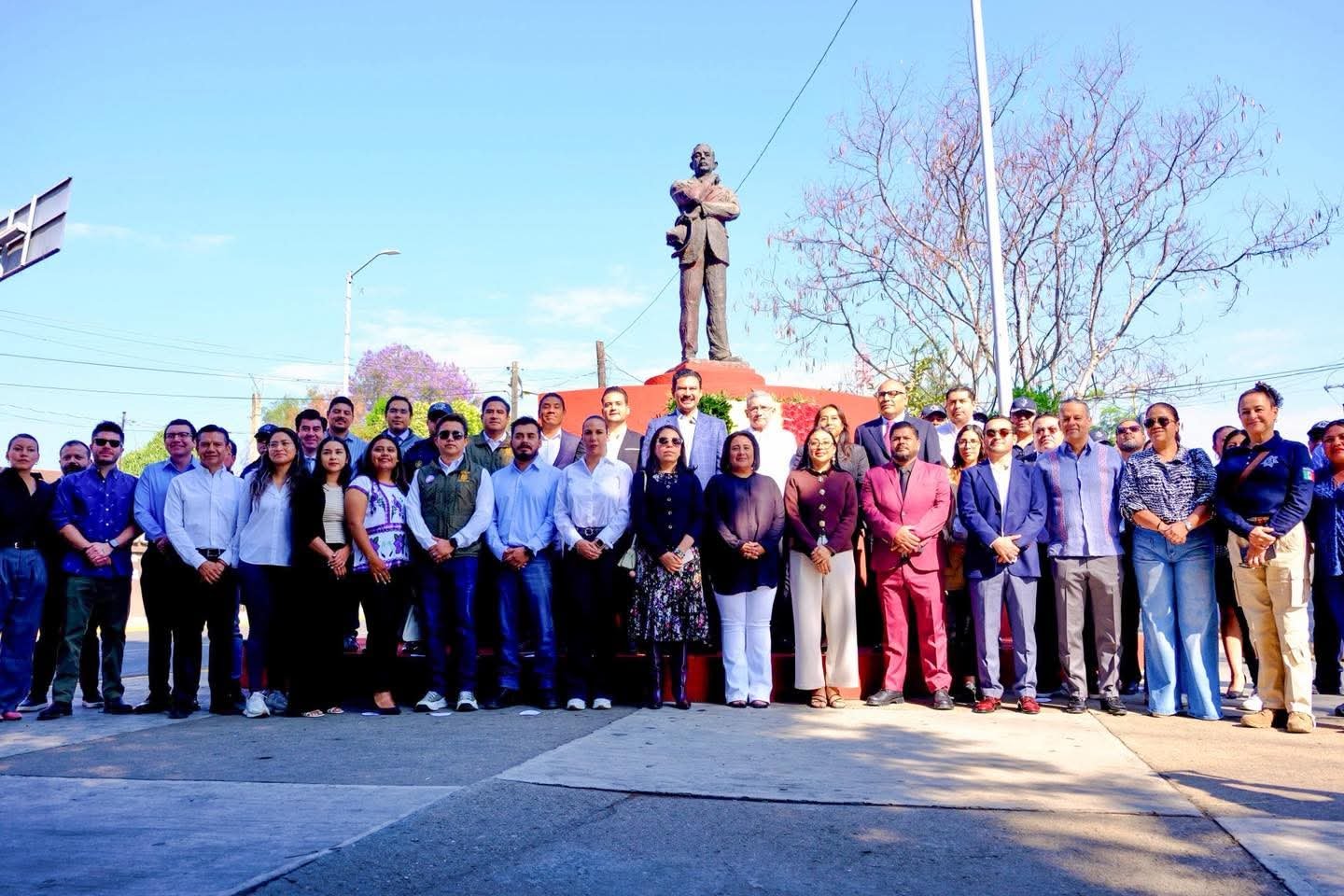 𝗖𝗼𝗻𝗺𝗲𝗺𝗼𝗿𝗮𝗻 𝗲𝗻 𝗢𝗮𝘅𝗮𝗰𝗮 𝗲𝗹 𝗮𝗻𝗶𝘃𝗲𝗿𝘀𝗮𝗿𝗶𝗼 𝗱𝗲 𝗹𝗮 𝗘𝘅𝗽𝗿𝗼𝗽𝗶𝗮𝗰𝗶ó𝗻 𝗣𝗲𝘁𝗿𝗼𝗹𝗲𝗿𝗮.