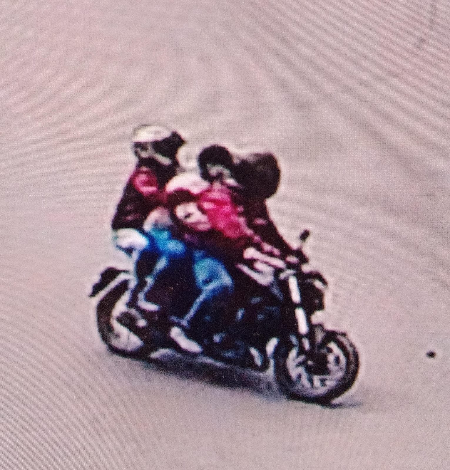 𝗔𝘀𝗮𝗹𝘁𝗼 𝗮𝗿𝗺𝗮𝗱𝗼 𝗲𝗻 𝗦𝗮𝗻𝘁𝗮 𝗥𝗼𝘀𝗮: 𝗿𝗼𝗯𝗮𝗻 𝟮.𝟱 𝗺𝗶𝗹𝗹𝗼𝗻𝗲𝘀 𝗲𝗻 𝗲𝘀𝘁𝗮𝗰𝗶𝗼𝗻𝗮𝗺𝗶𝗲𝗻𝘁𝗼 𝗯𝗮𝗻𝗰𝗮𝗿𝗶𝗼