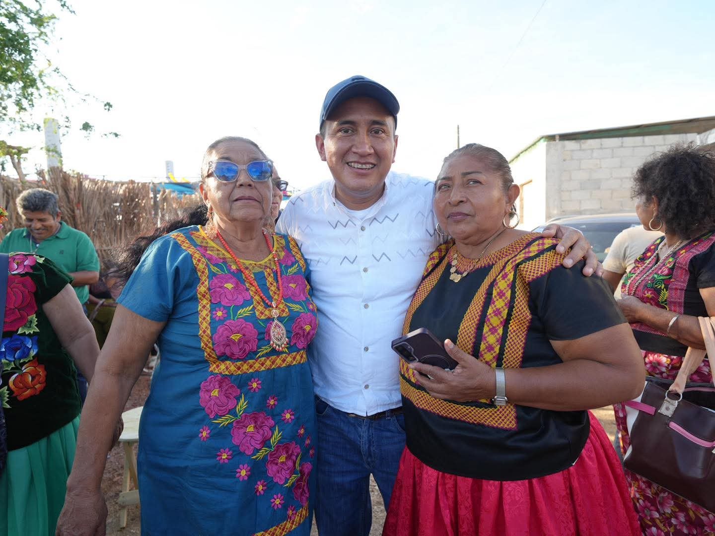 𝗔𝗻𝘁𝗼𝗻𝗶𝗻𝗼 𝗠𝗼𝗿𝗮𝗹𝗲𝘀 𝗿𝗲𝗮𝗽𝗮𝗿𝗲𝗰𝗲 𝗲𝗻 𝗧𝗲𝗵𝘂𝗮𝗻𝘁𝗲𝗽𝗲𝗰 𝗲𝗻 𝗮𝗻𝗶𝘃𝗲𝗿𝘀𝗮𝗿𝗶𝗼 𝗱𝗲 𝗰𝗼𝗹𝗼𝗻𝗶𝗮.