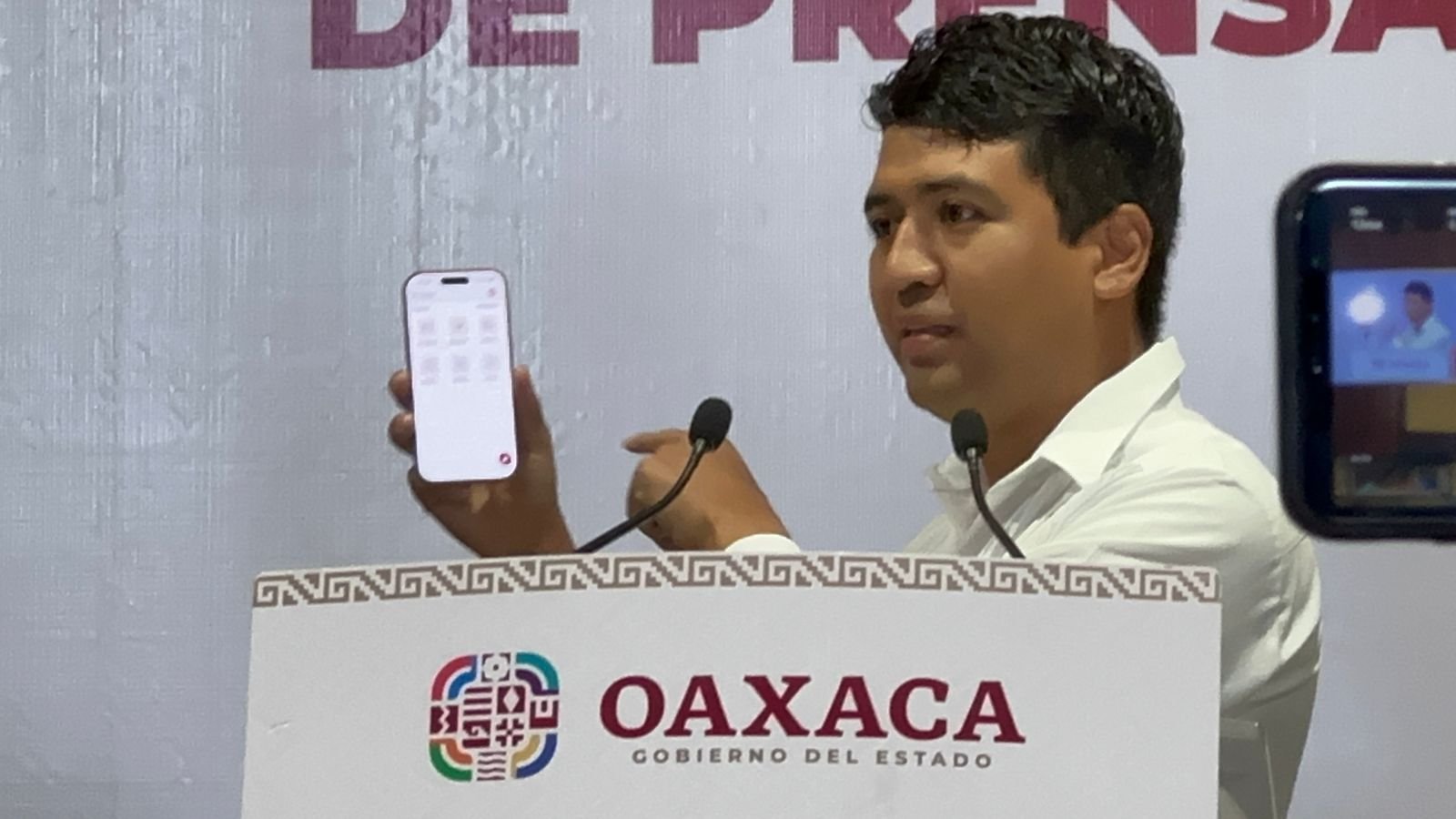 𝗢𝗮𝘅𝗮𝗰𝗮 𝗹𝗹𝗲𝘃𝗮 𝗹𝗼𝘀 𝘁𝗿𝗮́𝗺𝗶𝘁𝗲𝘀 𝗮𝗹 𝗰𝗲𝗹𝘂𝗹𝗮𝗿: 𝗹𝗮𝗻𝘇𝗮𝗻 𝗔𝗣𝗣 𝗽𝗮𝗿𝗮 𝗲𝘃𝗶𝘁𝗮𝗿 𝗳𝗶𝗹𝗮𝘀 𝘆 𝗽𝗮𝗽𝗲𝗹𝗲𝗼