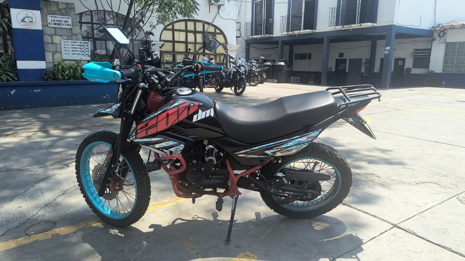 D𝗲𝘁𝗶𝗲𝗻𝗲𝗻 𝗮 𝗵𝗼𝗺𝗯𝗿𝗲 𝗽𝗼𝗿 𝗻𝘂𝗺𝗲𝗿𝗮𝗹𝗲𝘀 𝗮𝗹𝘁𝗲𝗿𝗮𝗱𝗼𝘀 𝗲𝗻 𝗢𝗮𝘅𝗮𝗰𝗮.