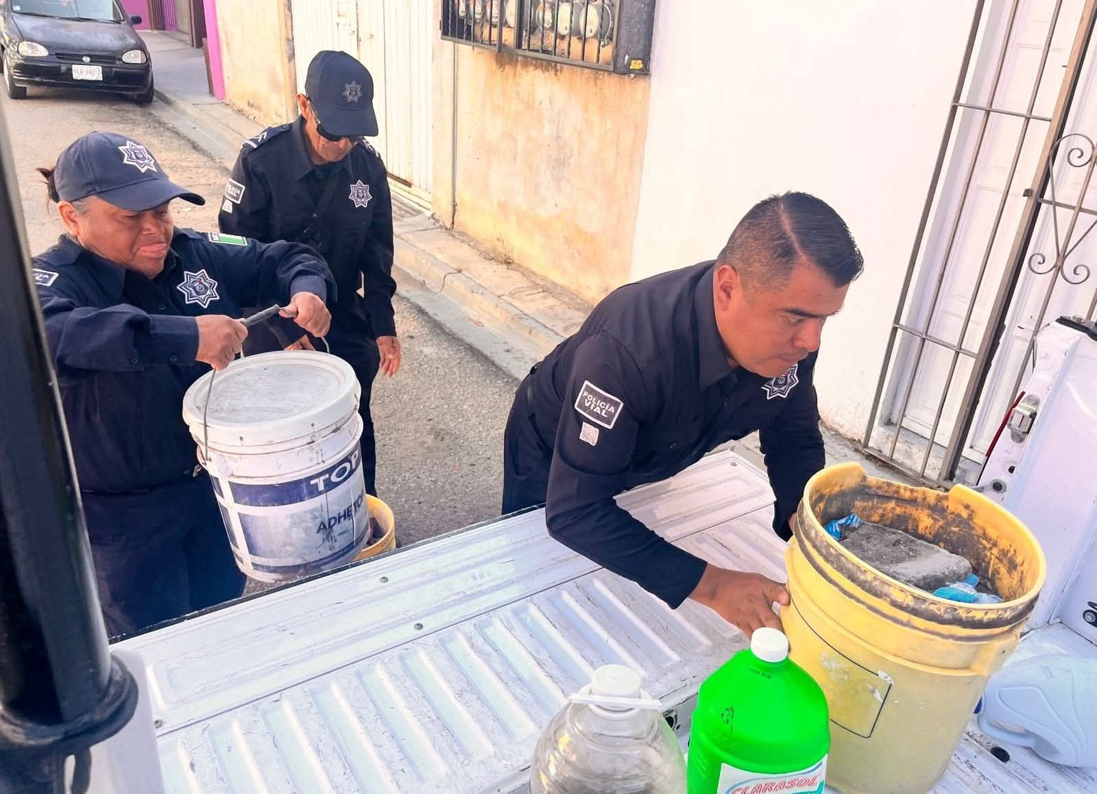 𝗥𝗲𝘁𝗶𝗿𝗮𝗻 𝗺á𝘀 𝗱𝗲 𝟭𝟬𝟬 𝗼𝗯𝘀𝘁á𝗰𝘂𝗹𝗼𝘀 𝗲𝗻 𝗰𝗮𝗹𝗹𝗲𝘀 𝗱𝗲 𝗢𝗮𝘅𝗮𝗰𝗮 𝗱𝗲 𝗝𝘂á𝗿𝗲𝘇