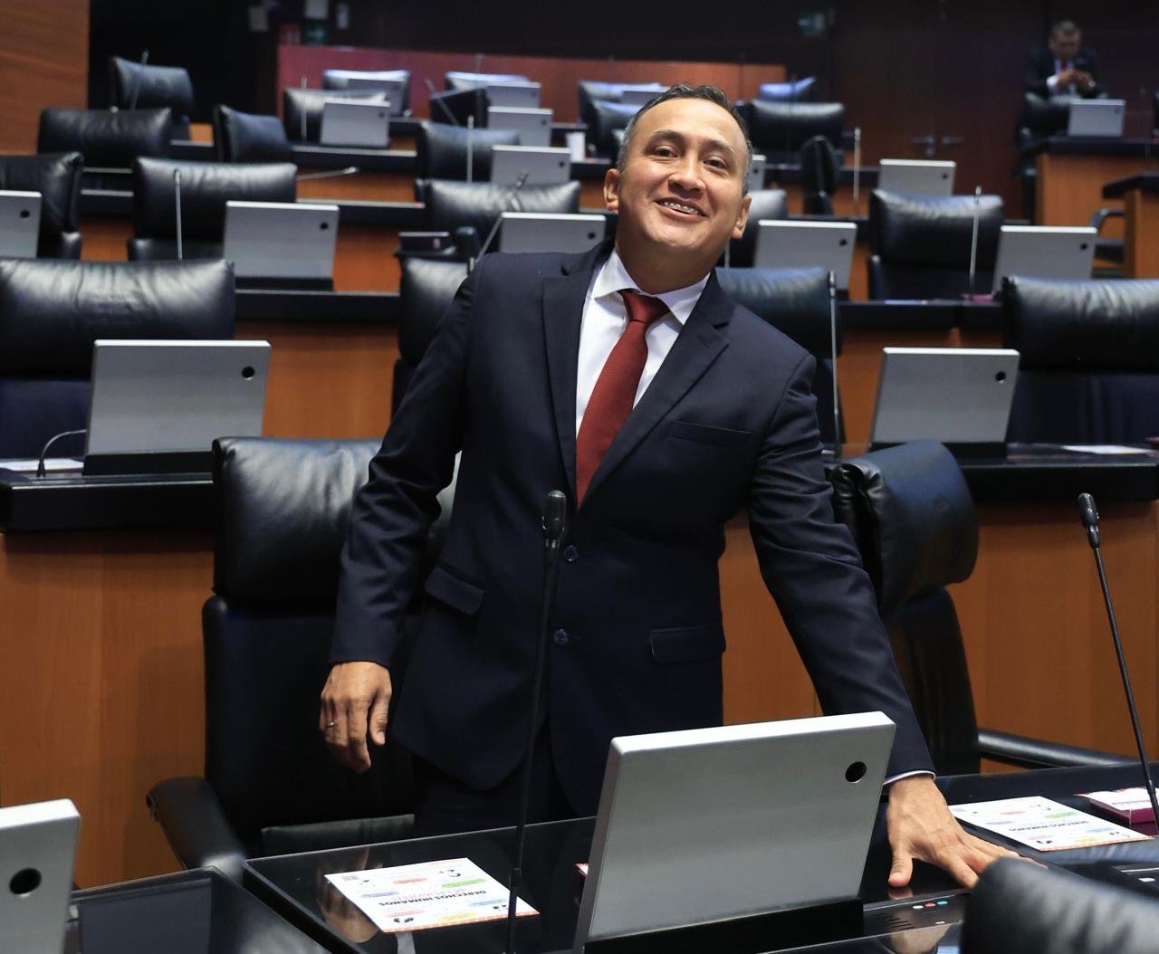 𝗡𝗶𝗻𝗼 𝗠𝗼𝗿𝗮𝗹𝗲𝘀 𝗽𝗹𝗮𝗻𝘁𝗲𝗮 𝗰𝗮𝗻𝗰𝗲𝗹𝗮𝗿 𝘀𝗲𝗴𝘂𝗿𝗼𝘀 𝘀𝗶𝗻 𝗽𝗲𝗻𝗮𝗹𝗶𝘇𝗮𝗰𝗶𝗼𝗻𝗲𝘀.