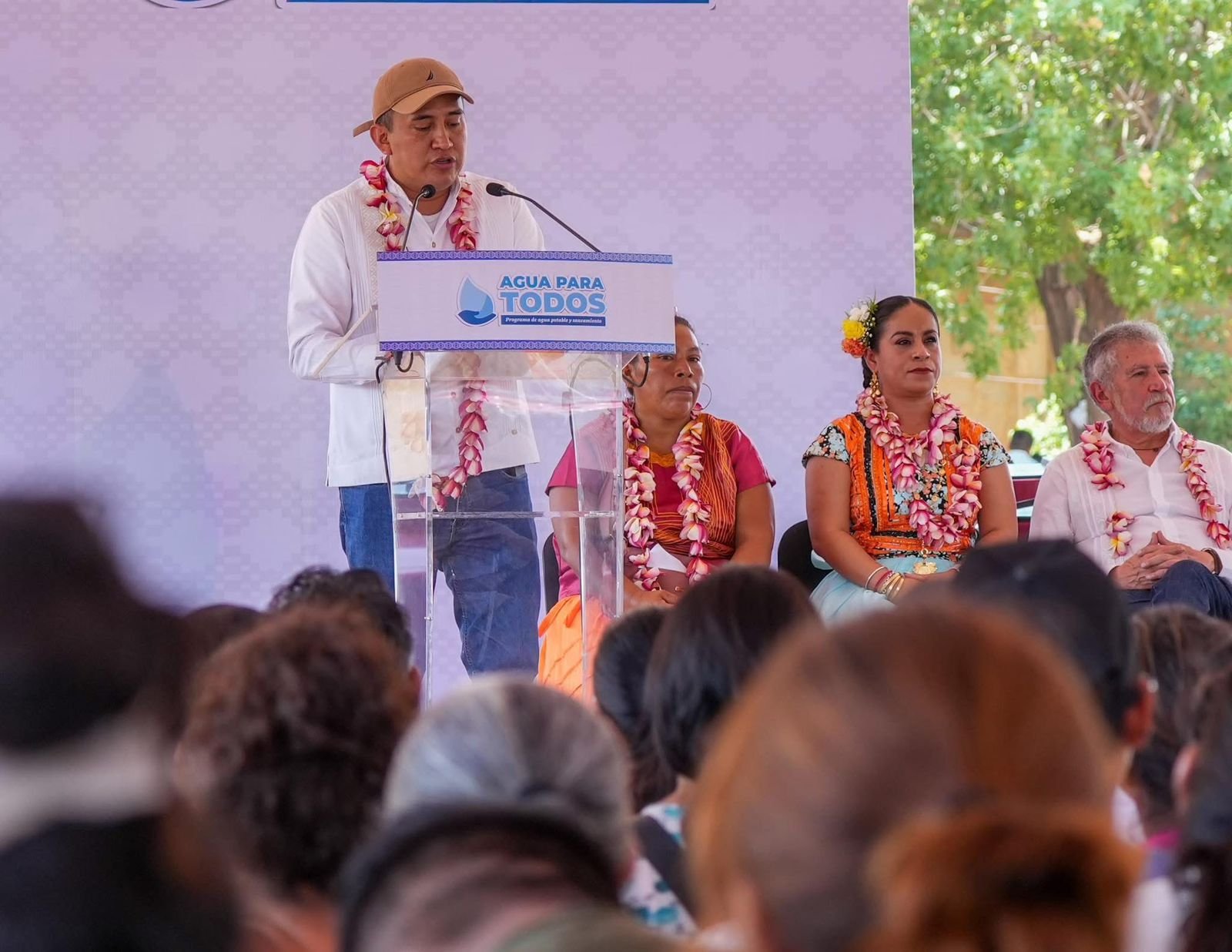 𝗡𝗶𝗻𝗼 𝗠𝗼𝗿𝗮𝗹𝗲𝘀 𝗿𝗲𝗰𝗼𝗿𝗿𝗲 𝗲𝗹 𝗜𝘀𝘁𝗺𝗼 𝗰𝗼𝗻 𝗲𝗻𝘁𝗿𝗲𝗴𝗮𝘀 𝘆 𝗼𝗯𝗿𝗮𝘀 𝗲𝗻 𝗺𝗮𝗿𝗰𝗵𝗮.