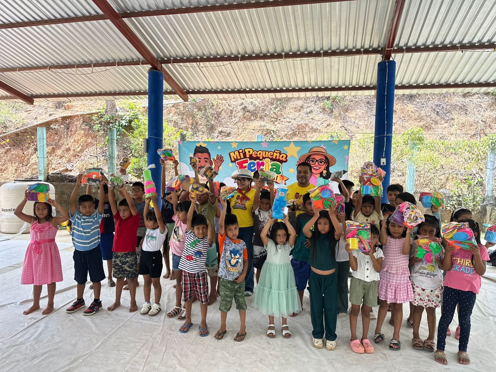 𝗖𝗮𝗿𝗮𝘃𝗮𝗻𝗮 𝗶𝗻𝗳𝗮𝗻𝘁𝗶𝗹 𝗿𝗲𝗰𝗼𝗿𝗿𝗲 𝗰𝗼𝗺𝘂𝗻𝗶𝗱𝗮𝗱𝗲𝘀 𝗱𝗲 𝗧𝘂𝘁𝘂𝘁𝗲𝗽𝗲𝗰.