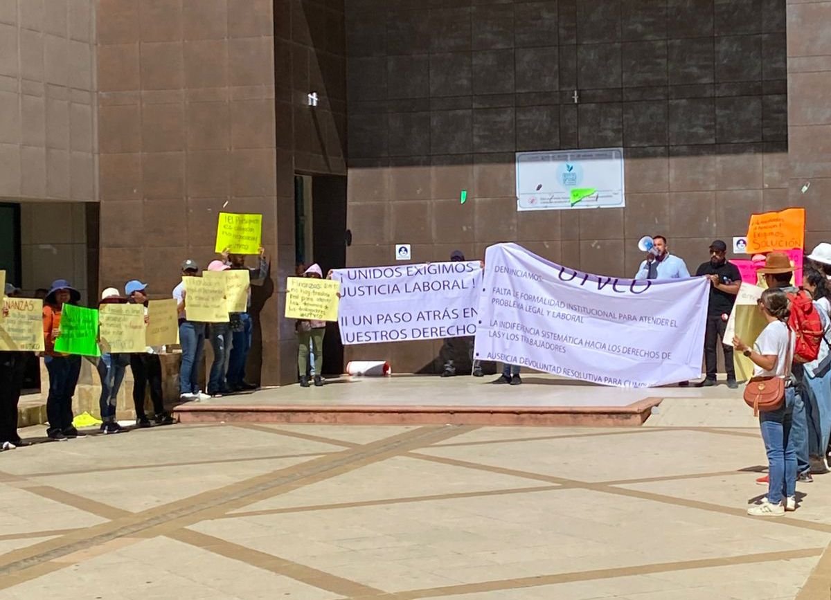 𝗣𝗿𝗼𝗳𝗲𝘀𝗼𝗿𝗲𝘀 𝗱𝗲 𝗹𝗮 𝗨𝗧𝗩𝗖𝗢 𝗯𝗹𝗼𝗾𝘂𝗲𝗮𝗻 𝗙𝗶𝗻𝗮𝗻𝘇𝗮𝘀 𝗲𝗻 𝗖𝗶𝘂𝗱𝗮𝗱 𝗝𝘂𝗱𝗶𝗰𝗶𝗮𝗹