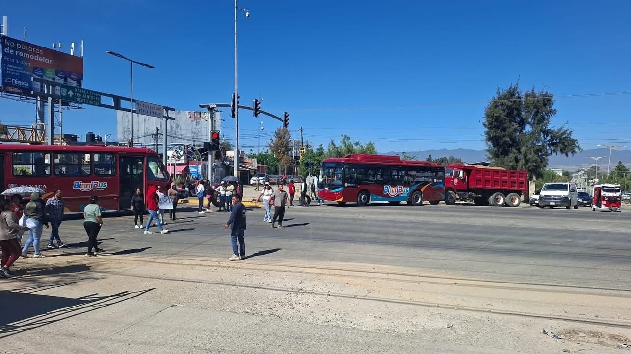 𝗖𝗿𝗶𝘀𝗶𝘀 𝗲𝗻 𝗲𝘀𝗰𝘂𝗲𝗹𝗮 𝗱𝗲𝘀𝗮𝘁𝗮 𝗯𝗹𝗼𝗾𝘂𝗲𝗼 𝗲𝗻 𝗹𝗮 190, 𝗮 𝗹𝗮 𝗮𝗹𝘁𝘂𝗿𝗮 𝗱𝗲 𝗛𝗮𝗰𝗶𝗲𝗻𝗱𝗮 𝗕𝗹𝗮𝗻𝗰𝗮