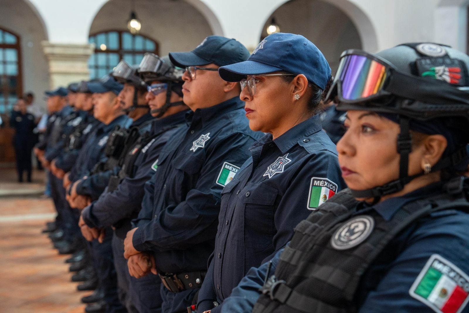 𝗣𝗼𝗹𝗶𝗰𝗶́𝗮𝘀 𝗰𝗲𝗿𝘁𝗶𝗳𝗶𝗰𝗮𝗱𝗼𝘀 𝗲𝗻 𝗢𝗮𝘅𝗮𝗰𝗮 𝗱𝗲 𝗝𝘂𝗮́𝗿𝗲𝘇; 𝗮𝗽𝘂𝗲𝘀𝘁𝗮𝗻 𝗽𝗼𝗿 𝗲𝘃𝗮𝗹𝘂𝗮𝗰𝗶𝗼𝗻𝗲𝘀 𝘆 𝗺𝗮́𝘀 𝗰𝗼𝗻𝘁𝗿𝗼𝗹