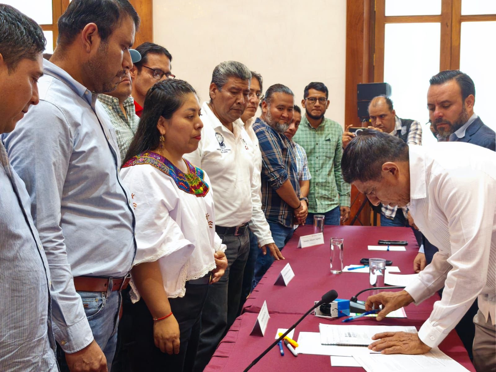 𝗦𝗲𝗰𝗰𝗶ó𝗻 𝟮𝟮 𝗲𝗻𝘁𝗿𝗲𝗴𝗮 𝗽𝗹𝗶𝗲𝗴𝗼 𝘆 𝗮𝗻𝘂𝗻𝗰𝗶𝗮 𝗽𝗮𝗿𝗼: 𝗲𝗹 𝗰𝗼𝗻𝗳𝗹𝗶𝗰𝘁𝗼 𝗺𝗮𝗴𝗶𝘀𝘁𝗲𝗿𝗶𝗮𝗹 𝘀𝘂𝗯𝗲 𝗱𝗲 𝘁𝗼𝗻𝗼