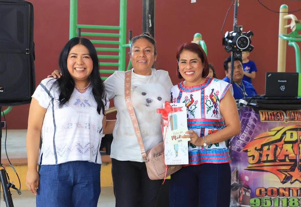 𝗠𝘂́𝘀𝗶𝗰𝗮, 𝗿𝗶𝘀𝗮𝘀 𝘆 𝗰𝗼𝗻𝘃𝗶𝘃𝗲𝗻𝗰𝗶𝗮 𝗲𝗻 𝗳𝗲𝘀𝘁𝗲𝗷𝗼𝘀 𝗳𝗮𝗺𝗶𝗹𝗶𝗮𝗿𝗲𝘀 𝗲𝗻 𝗫𝗼𝘅𝗼𝗰𝗼𝘁𝗹𝗮́𝗻