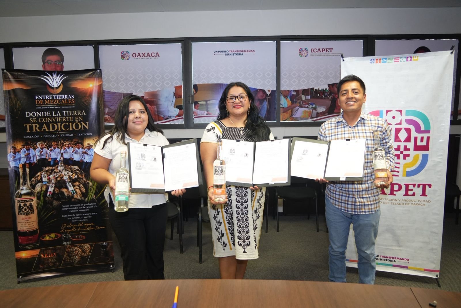 𝗠𝘂𝗷𝗲𝗿𝗲𝘀 𝗶𝗻𝗱í𝗴𝗲𝗻𝗮𝘀 𝗮𝗰𝗰𝗲𝗱𝗲𝗿á𝗻 𝗮 𝗰𝗮𝗽𝗮𝗰𝗶𝘁𝗮𝗰𝗶𝗼𝗻𝗲𝘀 𝗽𝗮𝗿𝗮 𝗳𝗼𝗿𝘁𝗮𝗹𝗲𝗰𝗲𝗿 𝘀𝘂𝘀 𝗲𝗺𝗽𝗿𝗲𝗻𝗱𝗶𝗺𝗶𝗲𝗻𝘁𝗼𝘀
