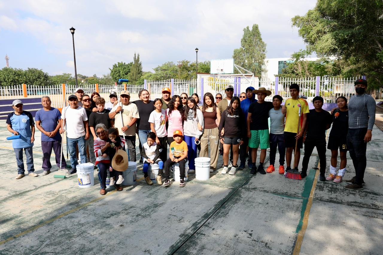 𝗜𝘅𝗰𝗼𝘁𝗲𝗹 𝗿𝗲𝗰𝘂𝗽𝗲𝗿𝗮 𝘀𝘂 𝗰𝗮𝗻𝗰𝗵𝗮: 𝘃𝗲𝗰𝗶𝗻𝗼𝘀 𝘆 𝗱𝗲𝗽𝗼𝗿𝘁𝗶𝘀𝘁𝗮𝘀 𝘀𝗲 𝘀𝘂𝗺𝗮𝗻 𝗮 𝘁𝗲𝗾𝘂𝗶𝗼 𝗲𝗻𝗰𝗮𝗯𝗲𝘇𝗮𝗱𝗼 𝗽𝗼𝗿 𝗗𝗮𝗻𝗶𝗲𝗹𝗮 𝗧𝗮𝘂𝗿𝗶𝗻𝗼