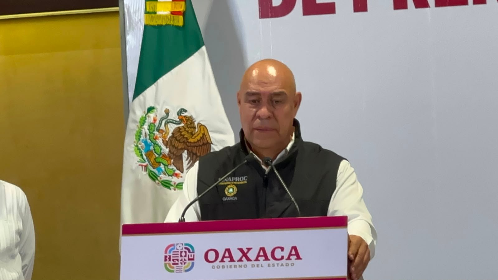 𝗕𝗼𝗿𝗶𝘀 𝘀𝗲 𝗮𝗹𝗲𝗷𝗮 𝗱𝗲 𝗢𝗮𝘅𝗮𝗰𝗮, 𝗽𝗲𝗿𝗼 𝗱𝗲𝗷𝗮 𝗰𝗹𝗮𝘀𝗲𝘀 𝘀𝘂𝘀𝗽𝗲𝗻𝗱𝗶𝗱𝗮𝘀, 𝗱𝗲𝗿𝗿𝘂𝗺𝗯𝗲𝘀 𝘆 𝗽𝗹𝗮𝘆𝗮𝘀 𝗰𝗲𝗿𝗿𝗮𝗱𝗮𝘀