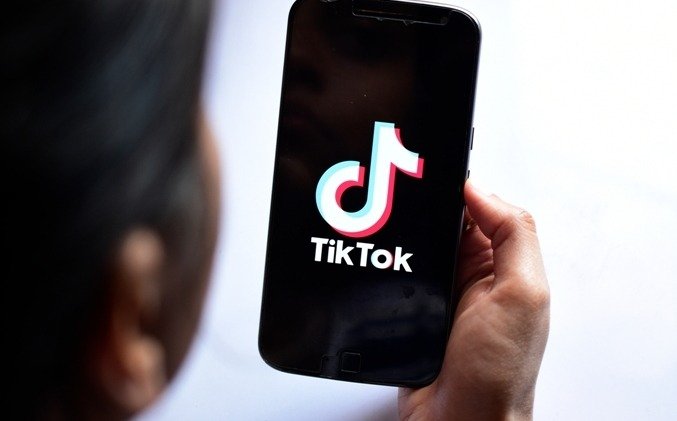 Especialistas alertan sobre riesgos para menores en TikTok pese a filtros de seguridad