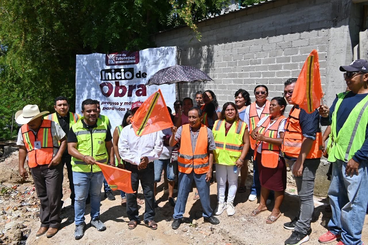 𝗜𝗻𝗶𝗰𝗶𝗮𝗻 𝗽𝗮𝘃𝗶𝗺𝗲𝗻𝘁𝗮𝗰𝗶ó𝗻 𝗲𝗻 𝗹𝗮 𝗰𝗮𝗹𝗹𝗲 𝗟𝗼𝘀 𝗔𝗴𝘂𝗮𝗷𝗲𝘀 𝗱𝗲 𝗦𝗮𝗻 𝗣𝗲𝗱𝗿𝗼 𝗧𝘂𝘁𝘂𝘁𝗲𝗽𝗲𝗰