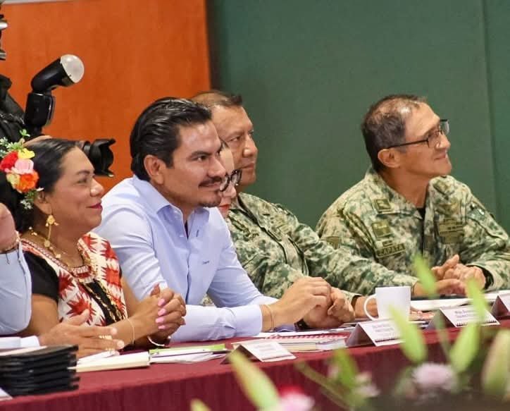 𝗥𝗮𝘆 𝗖𝗵𝗮𝗴𝗼𝘆𝗮 𝘀𝗲 𝘀𝘂𝗺𝗮 𝗮 𝗲𝘀𝘁𝗿𝗮𝘁𝗲𝗴𝗶𝗮𝘀 𝗽𝗮𝗿𝗮 𝗳𝗼𝗿𝘁𝗮𝗹𝗲𝗰𝗲𝗿 𝗹𝗮 𝘀𝗲𝗴𝘂𝗿𝗶𝗱𝗮𝗱 𝗲𝗻 𝗢𝗮𝘅𝗮𝗰𝗮 𝗱𝗲 𝗝𝘂á𝗿𝗲𝘇